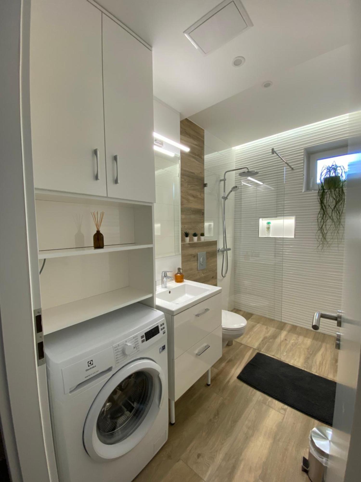 T27 Apartments Free Parking Ingyenes Zart Parkolo ジュール エクステリア 写真